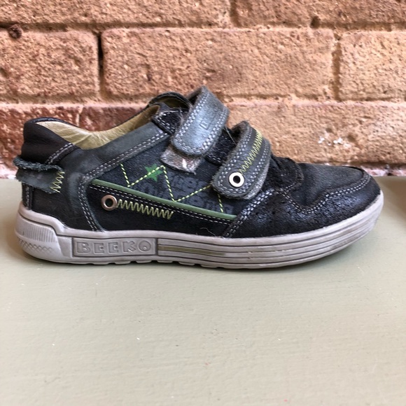Beeko Other - Free with purchase Beeko sneakers Youth Sz 2 (33)